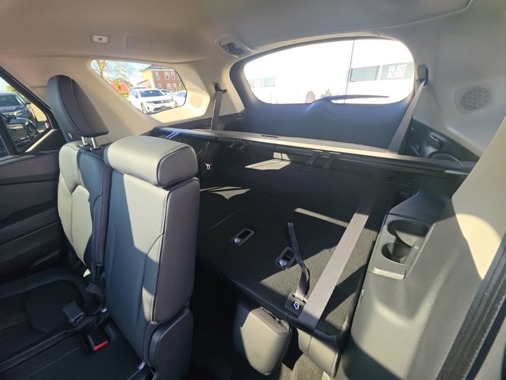 Used 2025 Honda Pilot Touring image 31
