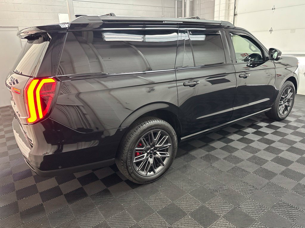 Used 2025 Ford Expedition Max Platinum w/ Stealth Performance Package AWD/4WD image 10