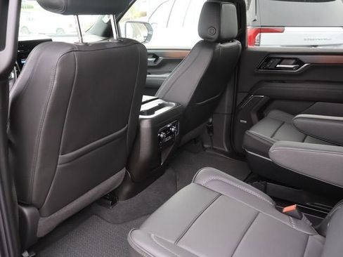 New 2026 GMC Yukon XL Denali w/ Sun & Power Step Package AWD/4WD image 11