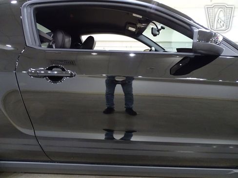 Used 2010 Ford Mustang Shelby GT500 image 38