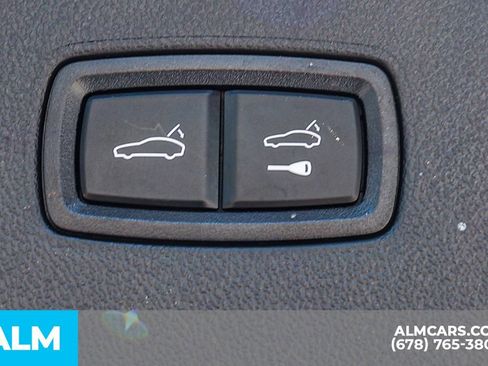 Used 2023 Porsche Cayenne Platinum Edition image 27