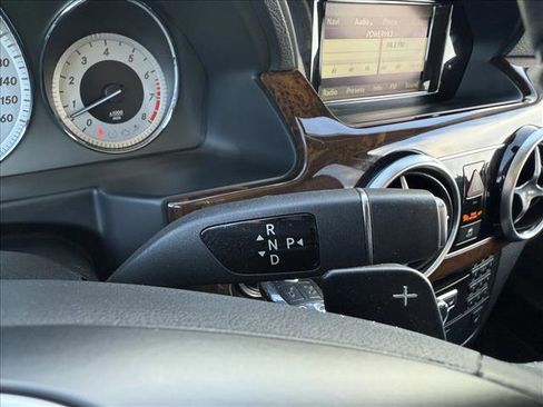 Used 2015 Mercedes-Benz GLK 350 2WD image 16