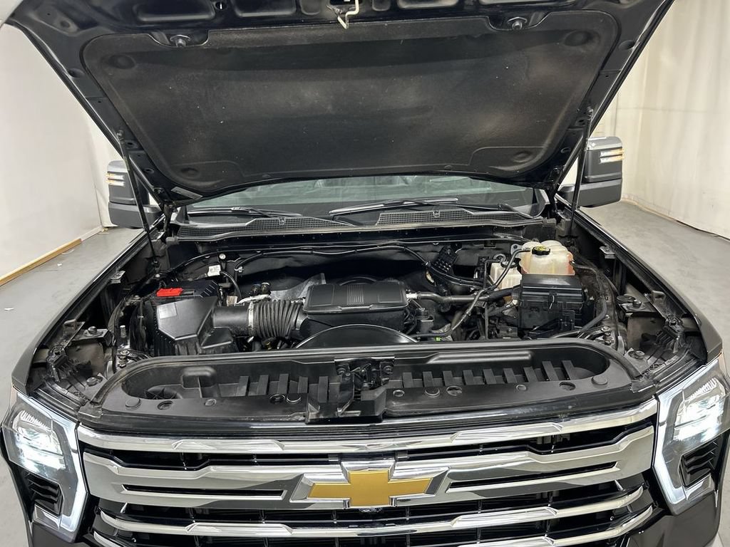 Used 2024 Chevrolet Silverado 3500 LTZ w/ LTZ Premium Package AWD/4WD image 24
