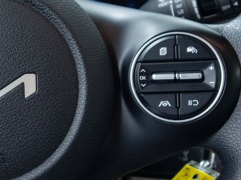 Used 2023 Kia Soul LX w/ LX Technology Package image 14