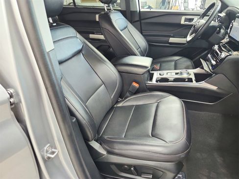 Used 2023 Ford Explorer Limited image 40