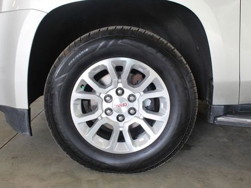 Used 2017 GMC Yukon XL SLT AWD/4WD image 26