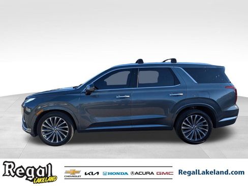 Used 2023 Hyundai Palisade Calligraphy image 5