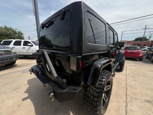 Used 2015 Jeep Wrangler Unlimited Sahara w/ Connectivity Group AWD/4WD image 5