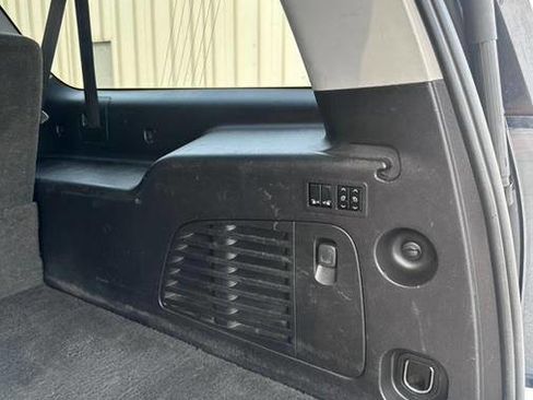 Used 2018 GMC Yukon XL SLT image 16