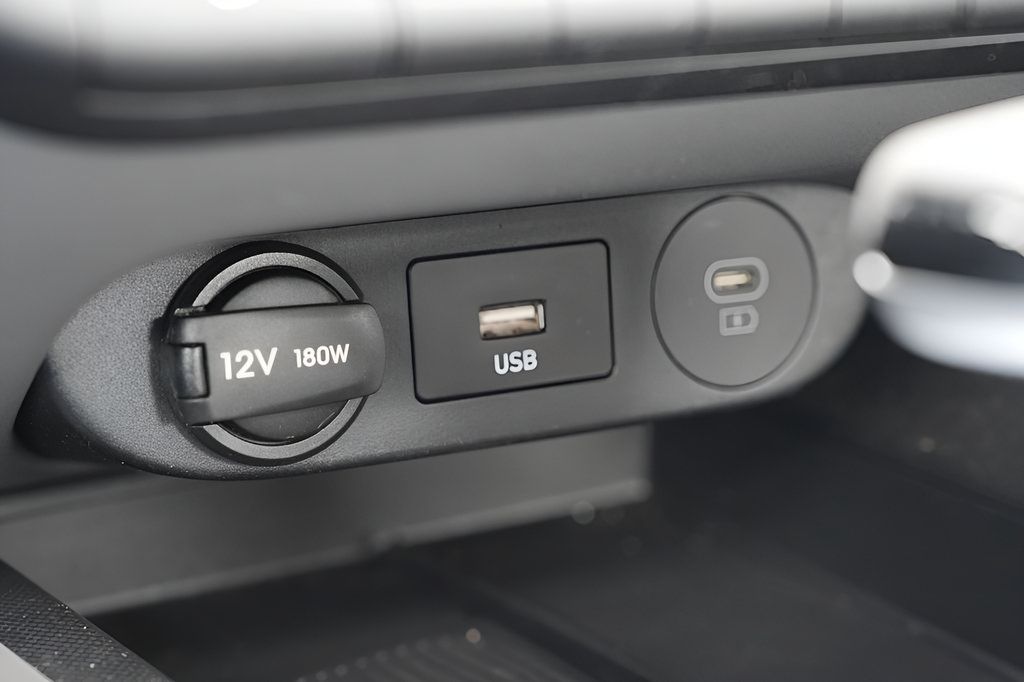 Certified 2024 Hyundai Elantra SEL w/ Convenience Package FWD image 33
