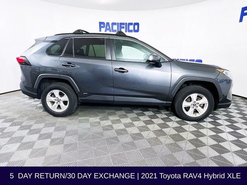 Used 2021 Toyota RAV4 XLE AWD/4WD image 9