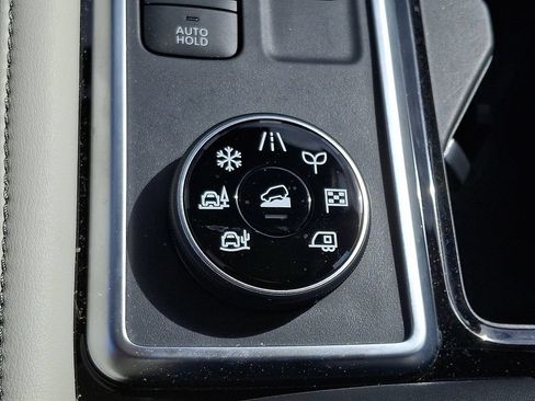 Certified 2025 Nissan Pathfinder SL AWD/4WD image 27