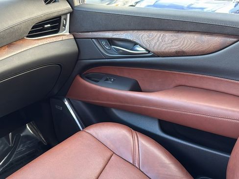 Used 2018 Cadillac Escalade Premium Luxury image 25