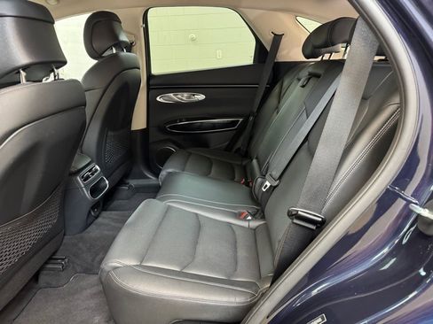 Used 2025 Genesis GV70 2.5T image 16