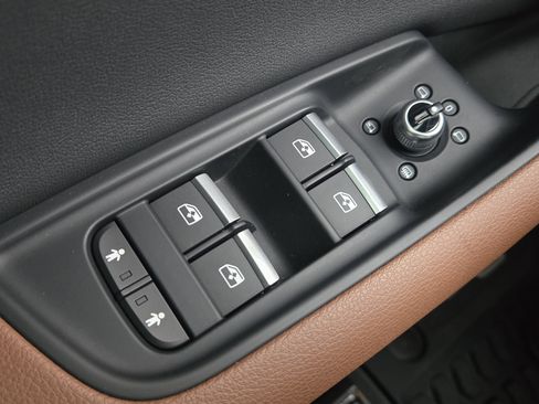 Used 2021 Audi Q7 2.0T Premium Plus w/ Premium Plus Package image 33