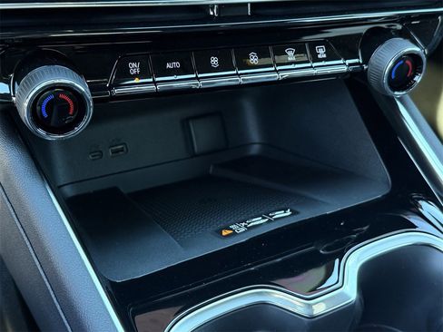 New 2026 Chevrolet Traverse Z71 w/ Enhanced Driving Package image 17