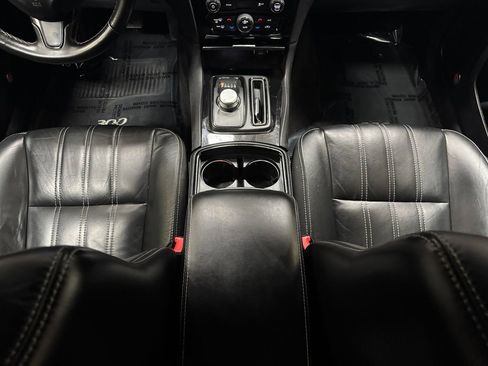 Used 2017 Chrysler 300 S image 22