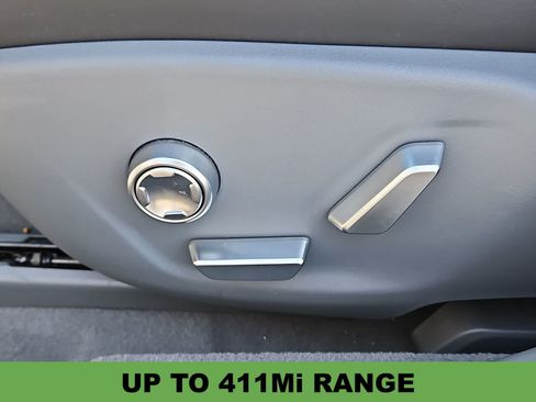 Used 2024 Lucid Air Touring AWD/4WD image 29