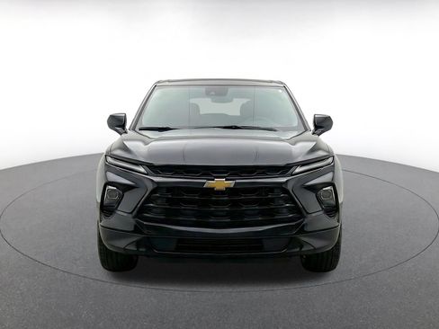 Used 2026 Chevrolet Blazer LT FWD image 2