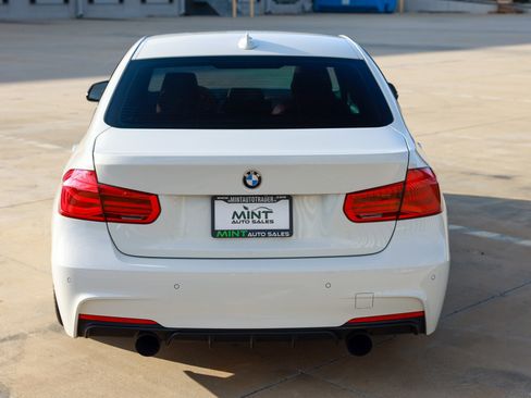 Used 2018 BMW 330i Sedan w/ M Sport Package image 14