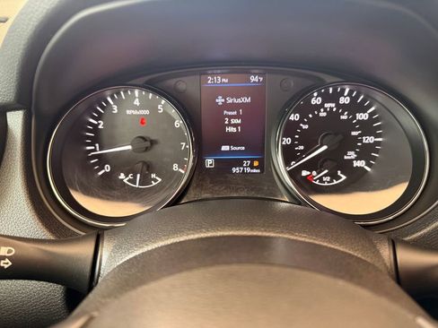 Used 2020 Nissan Rogue S FWD image 14