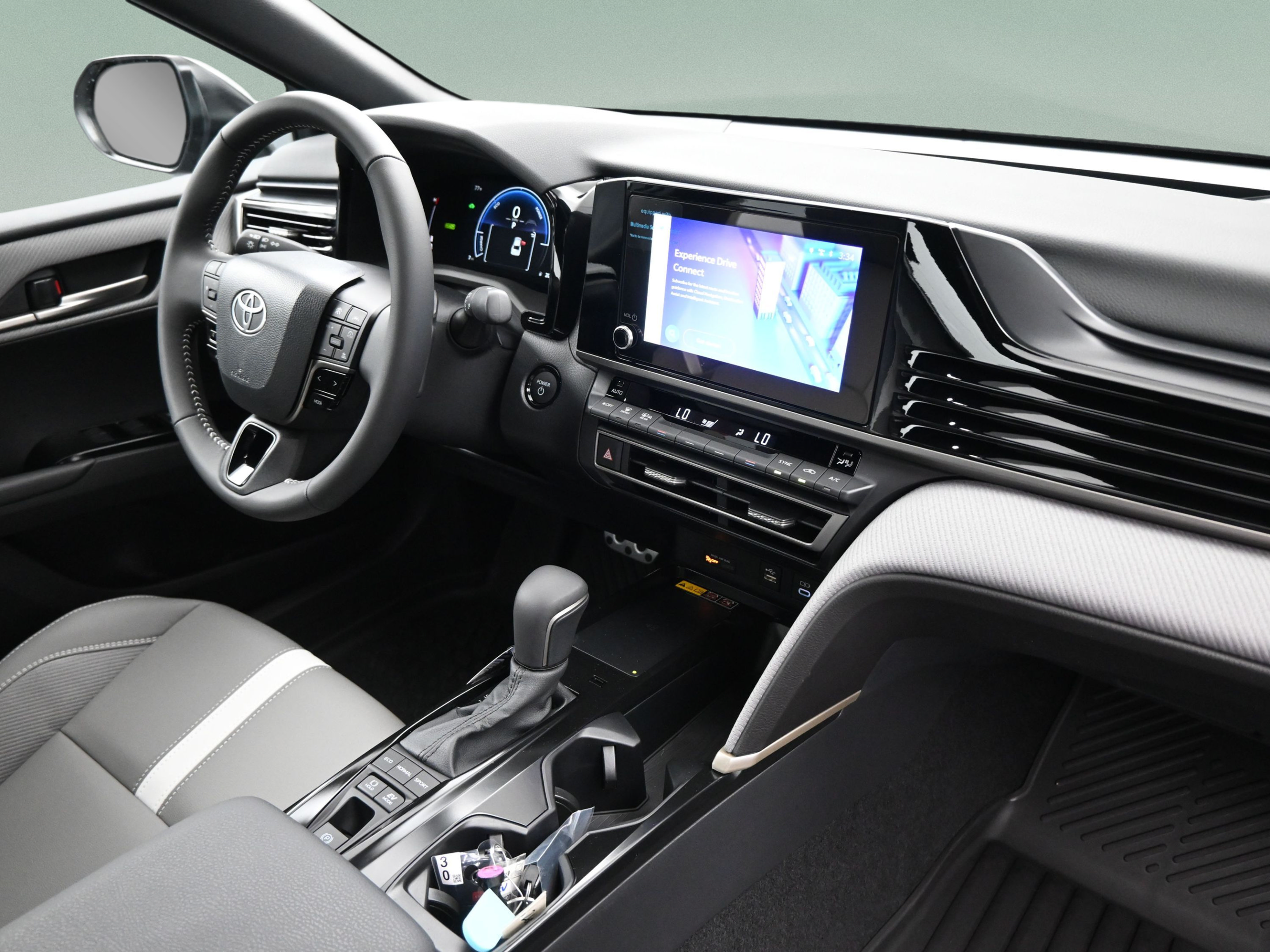 Used 2026 Toyota Camry SE w/ Convenience Package FWD image 34