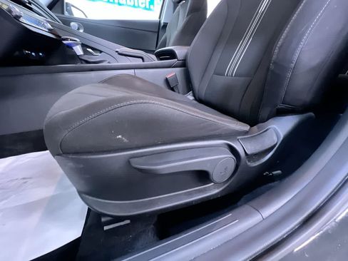 Used 2023 Hyundai Elantra SEL FWD image 13