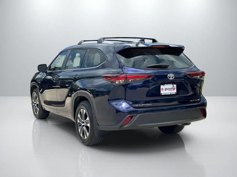 Used 2026 Toyota Highlander XLE AWD/4WD image 7
