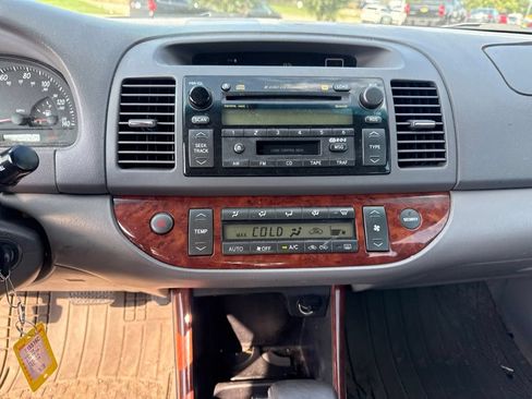 Used 2004 Toyota Camry SE FWD image 13