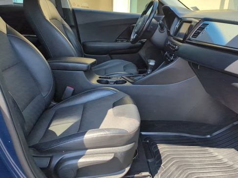 Used 2019 Kia Niro EX FWD image 39