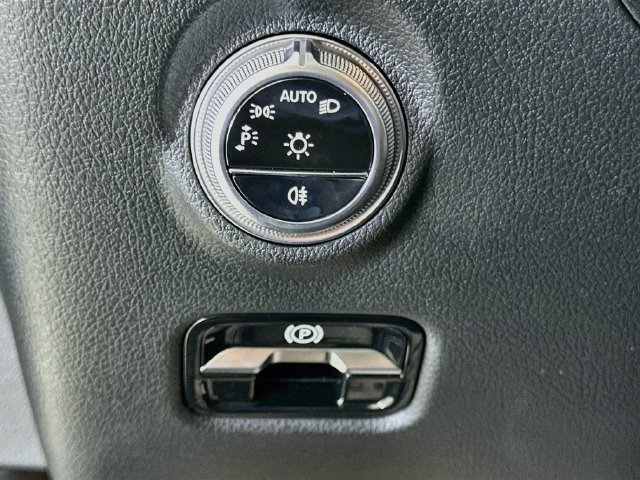 Used 2026 Mercedes-Benz C 300 4MATIC Sedan image 10