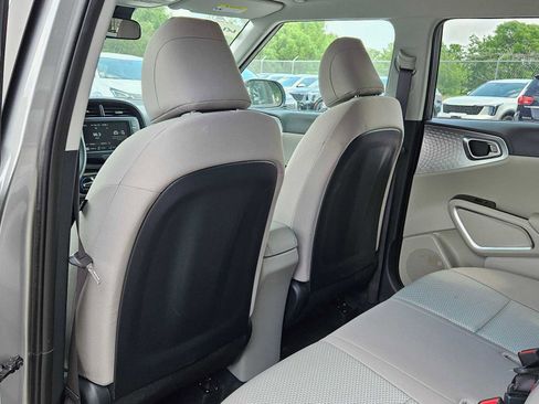 Certified 2025 Kia Soul LX FWD image 14