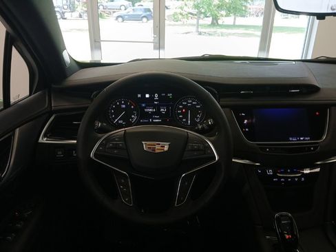 Certified 2025 Cadillac XT5 Premium Luxury w/ Technology Package AWD/4WD image 19
