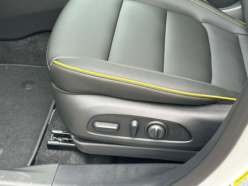 New 2025 Chevrolet TrailBlazer ACTIV w/ Convenience Package image 17