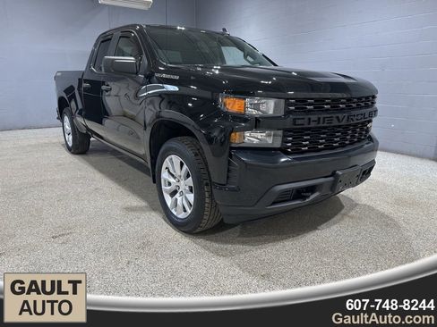 Used 2022 Chevrolet Silverado 1500 Custom image 1
