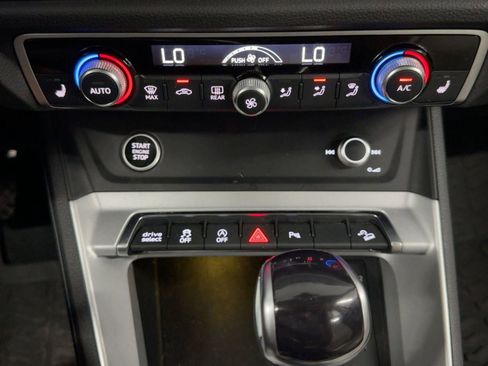 Used 2022 Audi Q3 2.0T Premium Plus w/ Premium Plus Package image 19