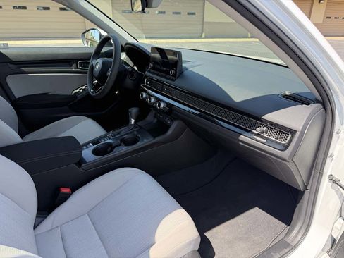 Used 2022 Honda Civic LX image 17