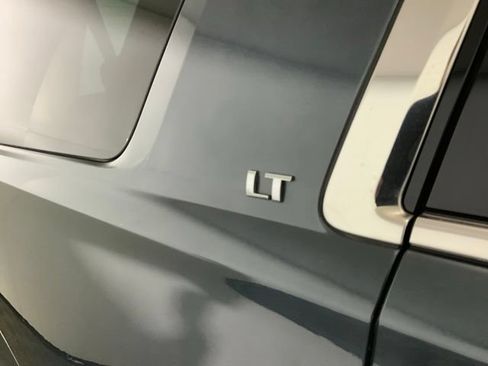 Used 2019 Chevrolet Tahoe LT w/ LT Signature Package AWD/4WD image 14