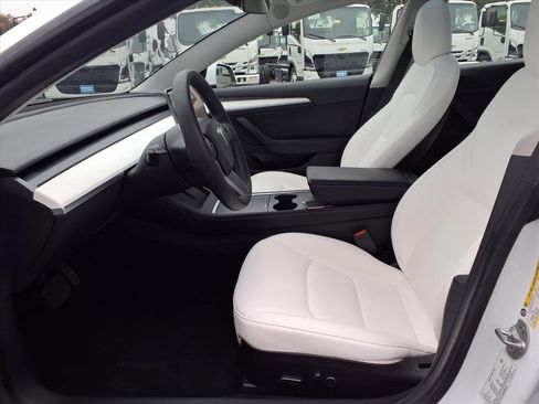 Used 2021 Tesla Model 3 Standard Range Plus image 8