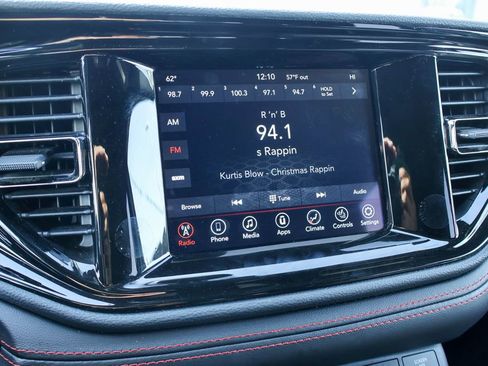 Used 2023 Dodge Durango GT image 3