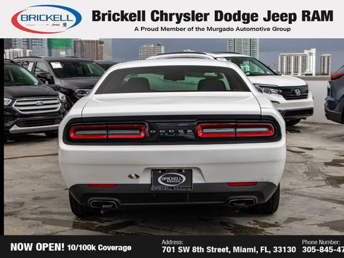 Used 2017 Dodge Challenger SXT image 6