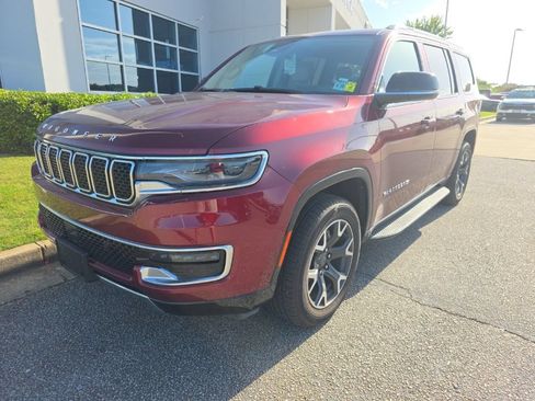 Used 2024 Jeep Wagoneer Series III AWD/4WD image 2