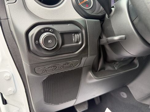 Used 2026 Jeep Wrangler Sport AWD/4WD image 11