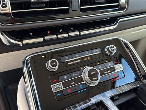 Used 2023 Lincoln Navigator Black Label image 37