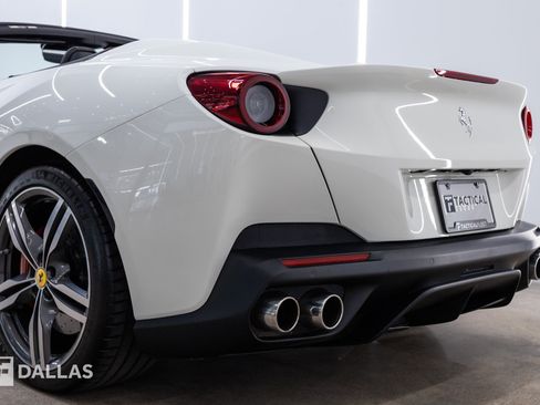 Used 2020 Ferrari Portofino RWD image 10