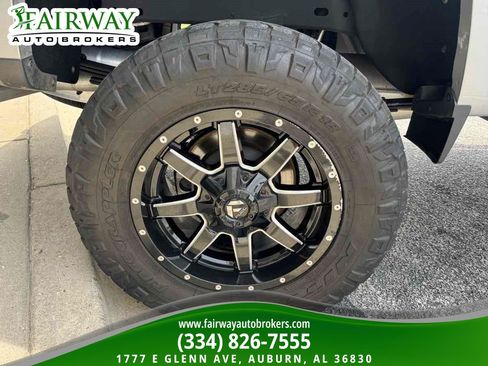 Used 2017 Chevrolet Colorado LT w/ LT Convenience Package RWD image 32