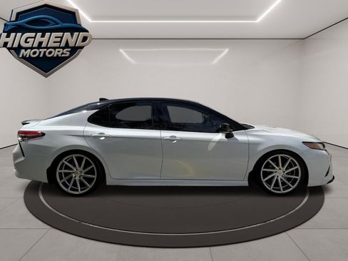 Used 2019 Toyota Camry XSE FWD image 7