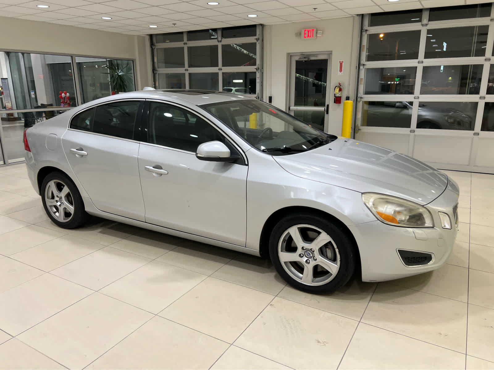 Used 2012 Volvo S60 T5 FWD image 1