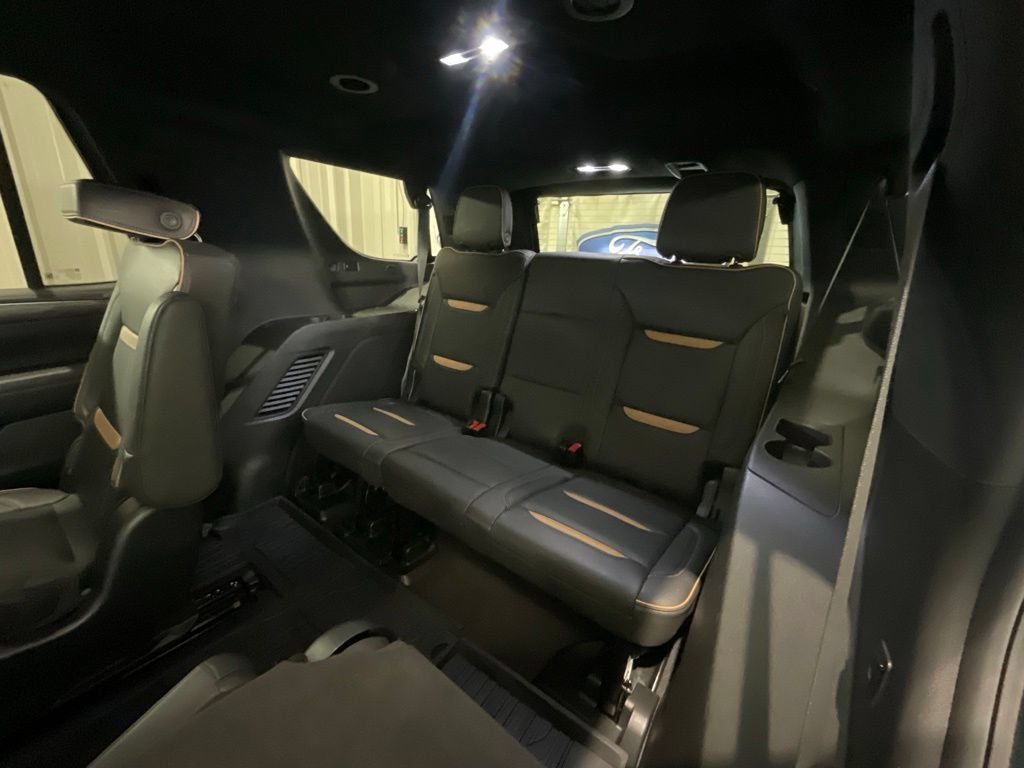 Used 2023 GMC Yukon AT4 w/ LPO, Floor Liner Package AWD/4WD image 13