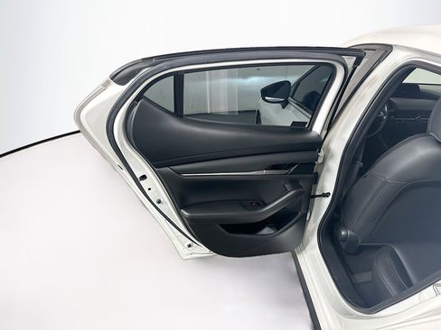 Used 2021 MAZDA MAZDA3 s image 24